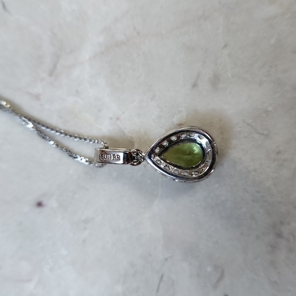 Peridot and CZ necklace - Picture 7 of 8